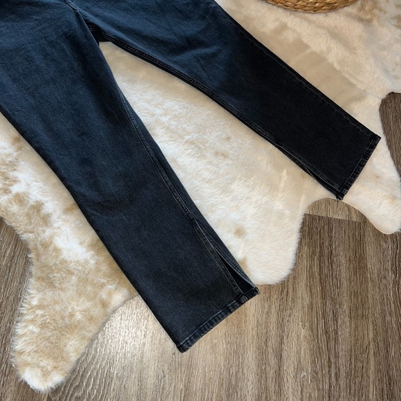 A&F High-Rise Vent Split Hem Skinny Jean in Black 34 / 18 Short - Picture 8 of 16